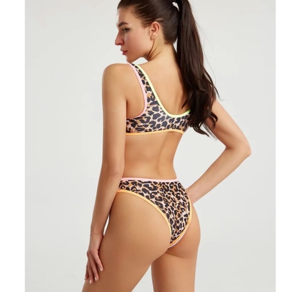 BIKINI - Picture 3 of 5